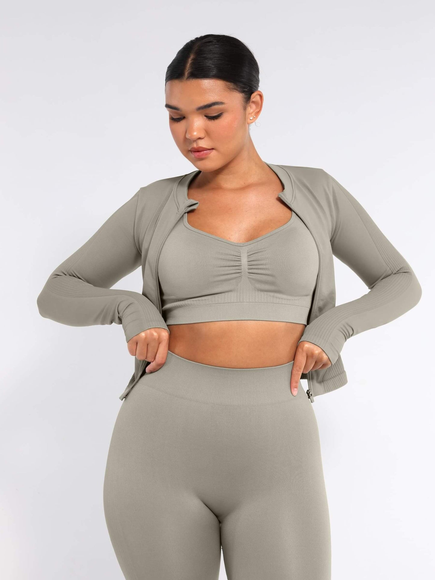 CurvedByOshun® Seamless Full Zipper Running Top with Thumb Holes