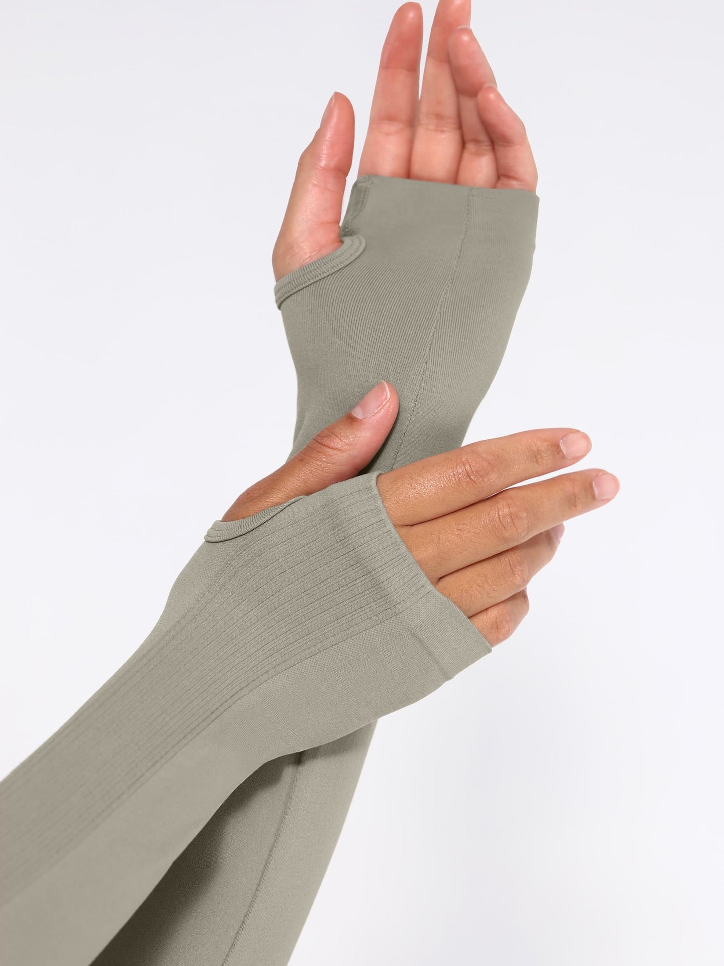 CurvedByOshun® Seamless Full Zipper Running Top with Thumb Holes