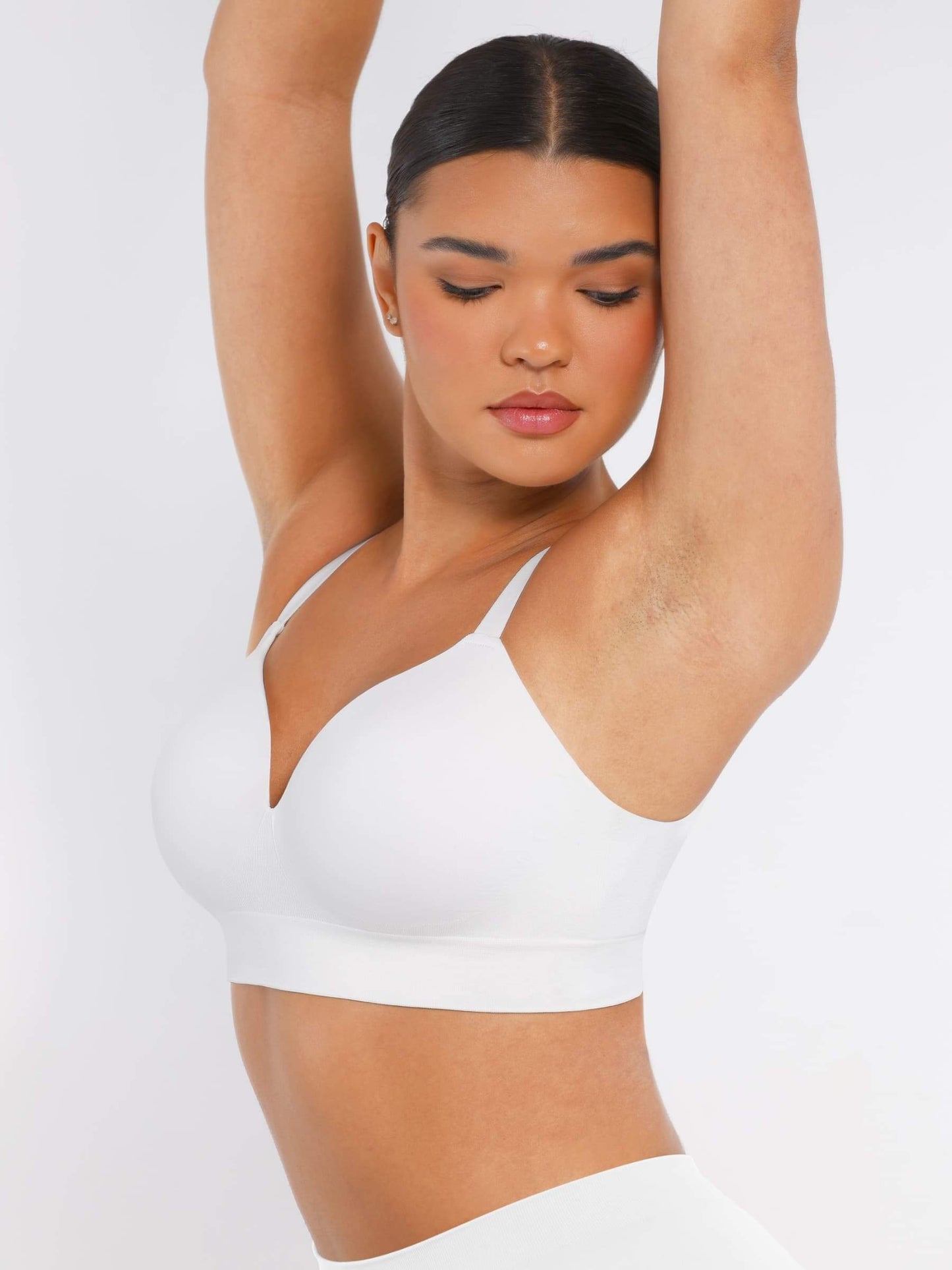 CurvedByOshun® Seamless Wireless Bust Support Shapewear Bra