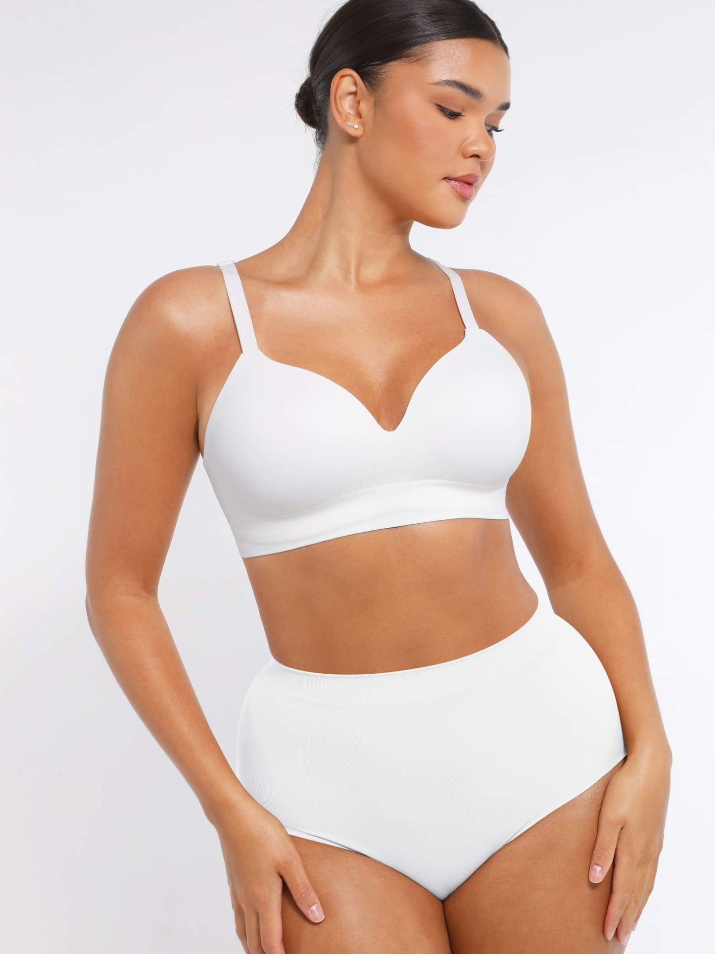 CurvedByOshun® Seamless Wireless Bust Support Shapewear Bra