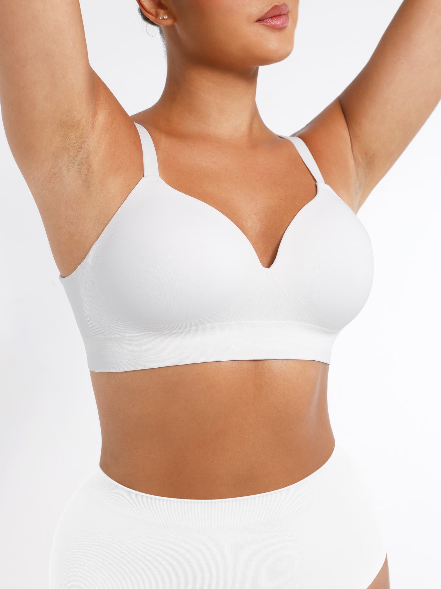 CurvedByOshun® Seamless Wireless Bust Support Shapewear Bra
